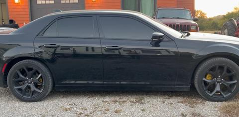 Chrysler 300 2021