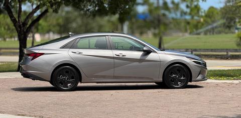 Hyundai Elantra 2023