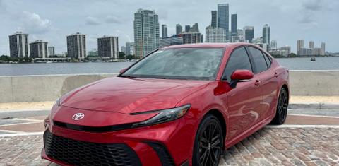 Toyota Camry Hybrid 2025