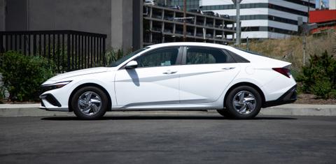 Hyundai Elantra 2025