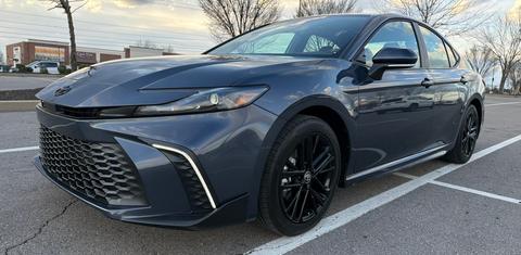 Toyota Camry Hybrid 2026