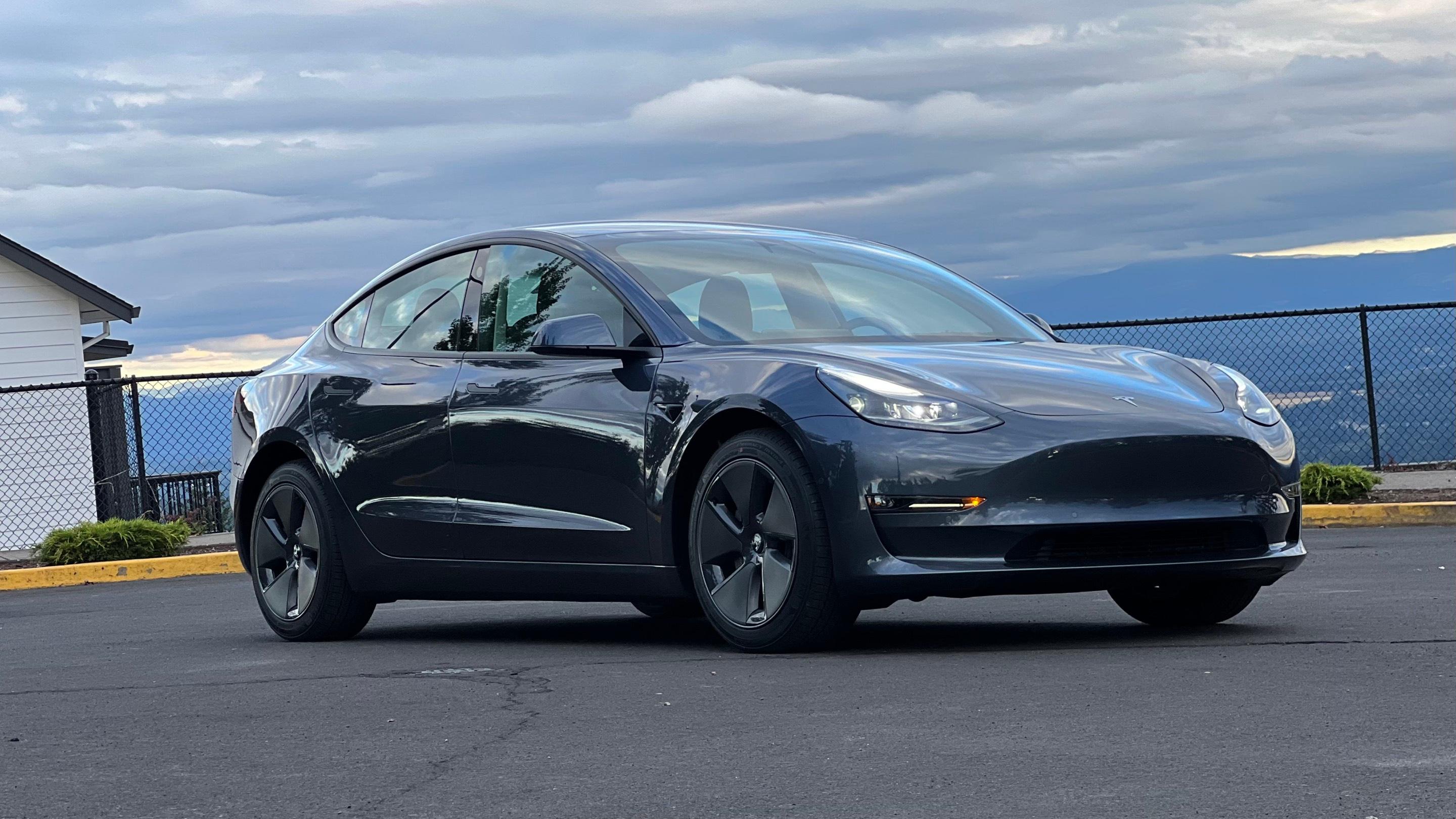 Tesla Model 3 2022 in SeaTac, WA