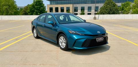 Toyota Camry Hybrid 2025
