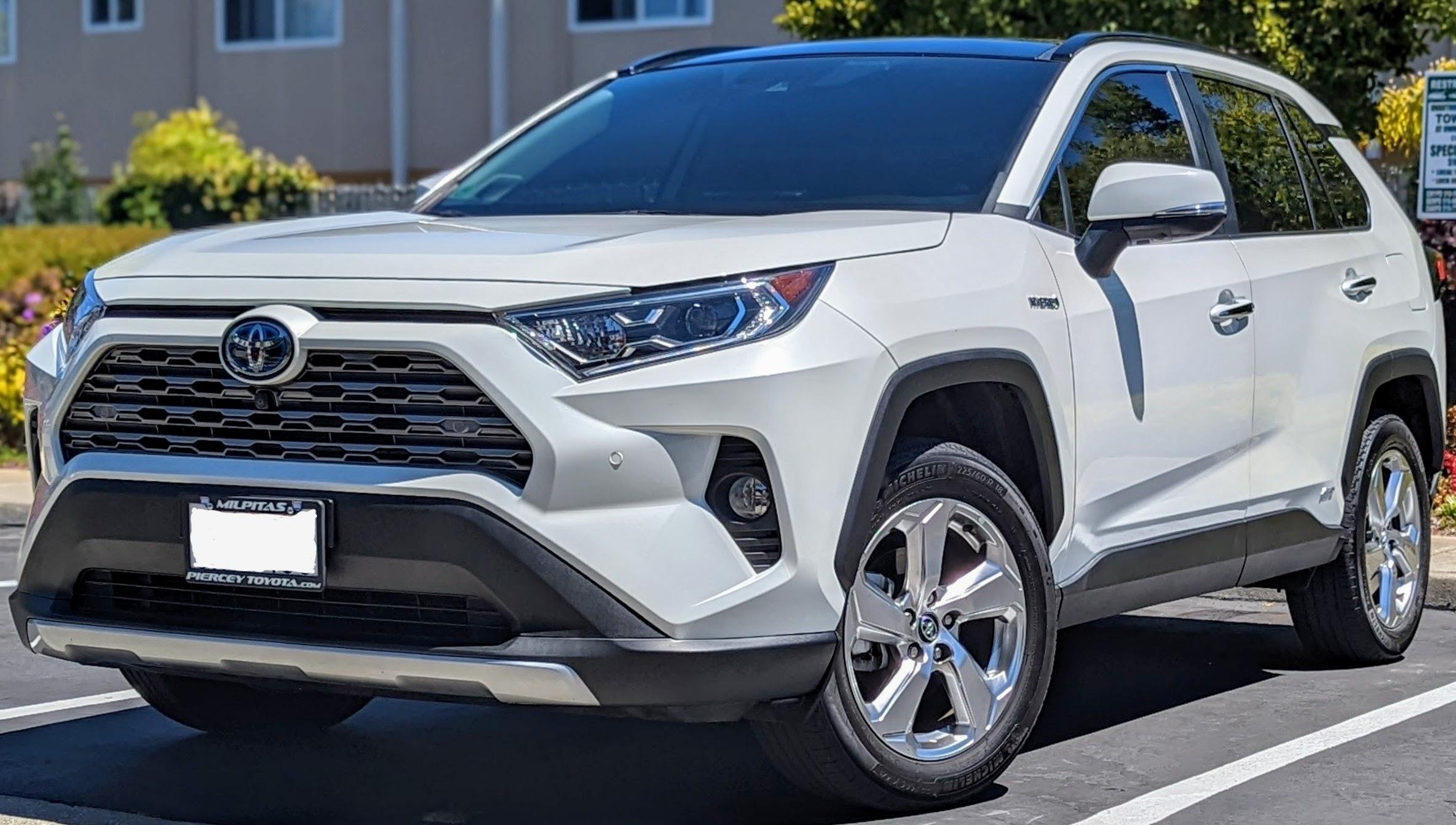 Toyota RAV4 Hybrid 2020 in 