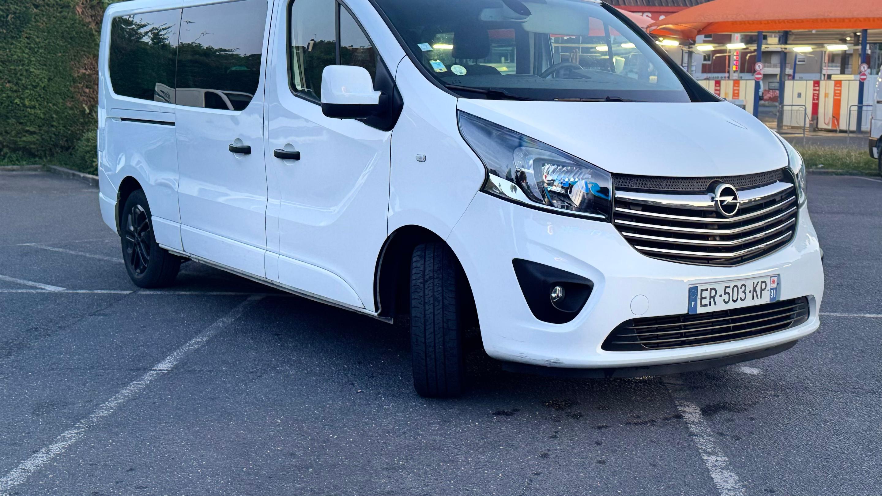 Opel VIVARO 2017 à Villiers-le-Bel
