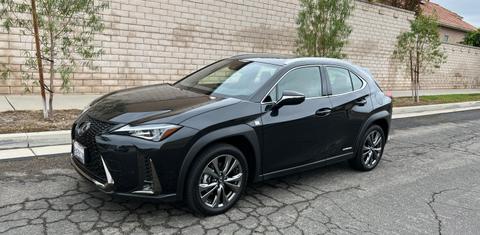 Lexus UX 2021