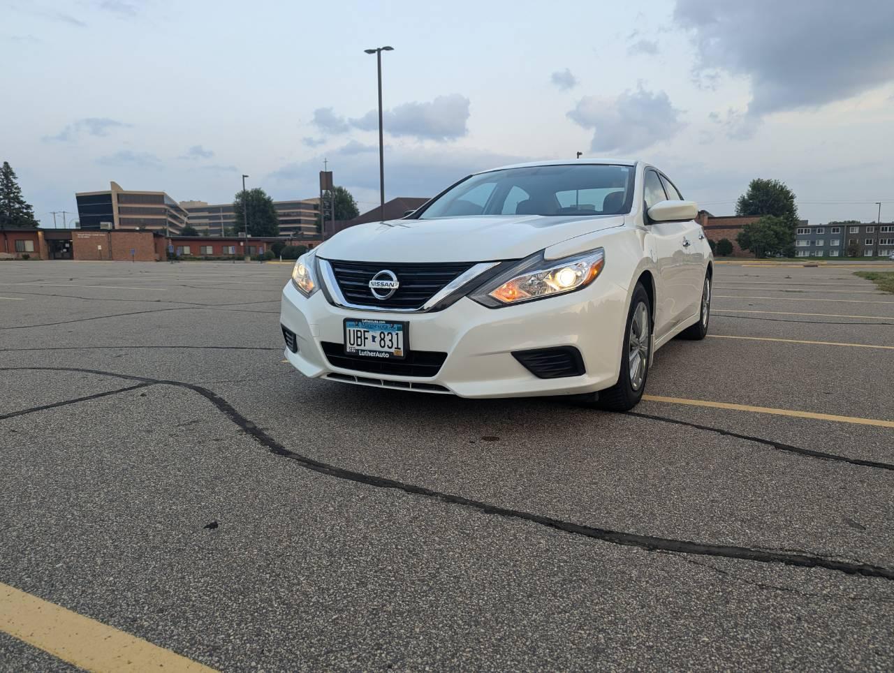 Nissan Altima 2016 in Minneapolis, MN