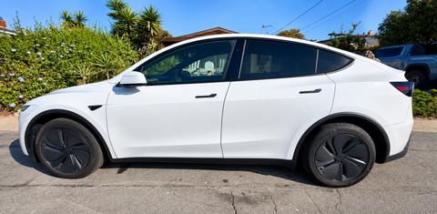 Tesla Model Y 2026