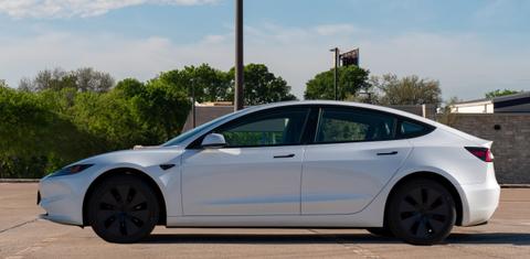 Tesla Model 3 2024