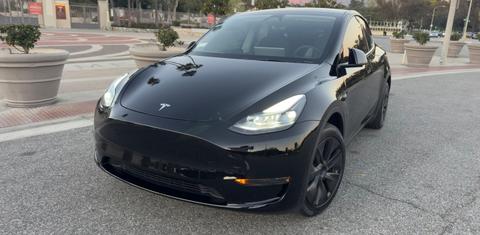 Tesla Model Y 2025