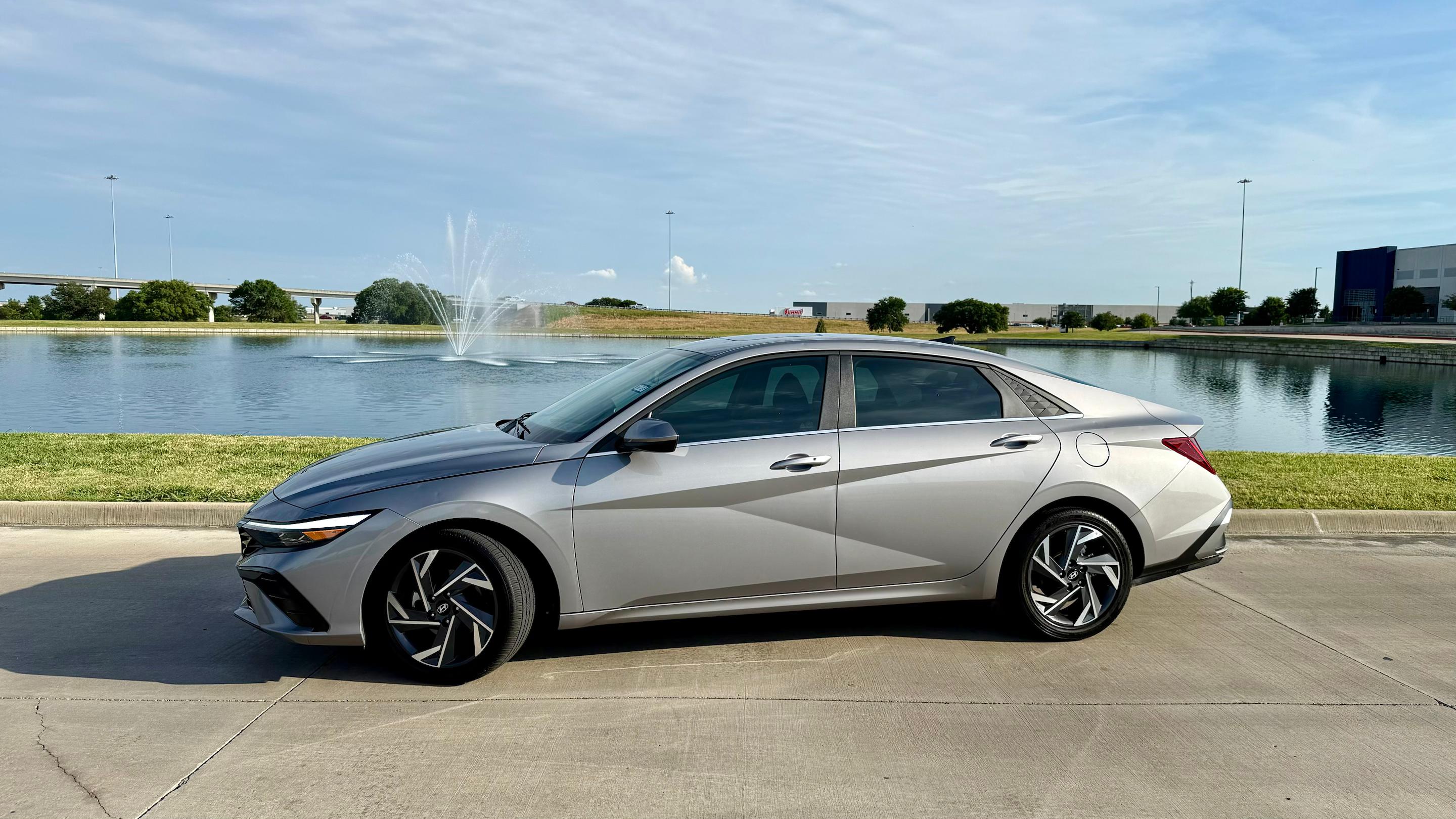 Hyundai Elantra 2025 in Arlington, TX