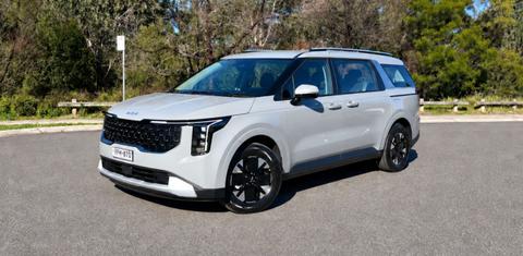 Kia CARNIVAL 2025