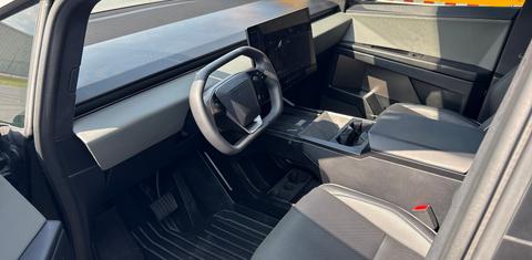 Tesla Cybertruck 2026