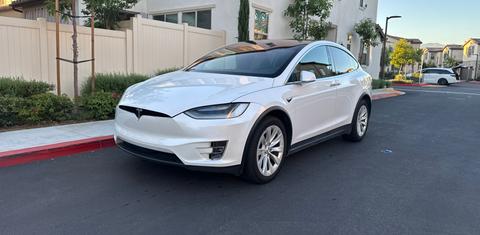 Tesla Model X 2021