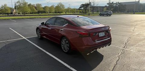 Nissan Altima 2023