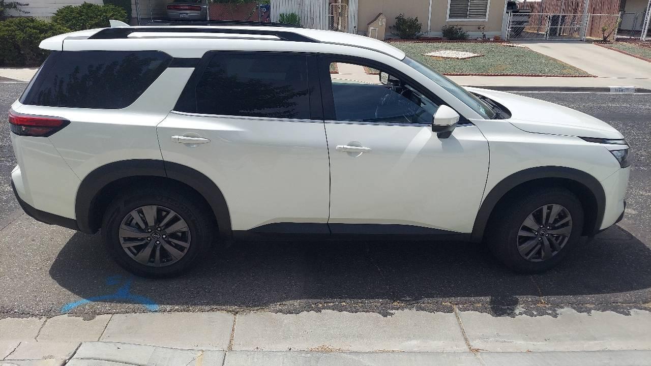 Nissan Pathfinder 2024 in Victorville, CA