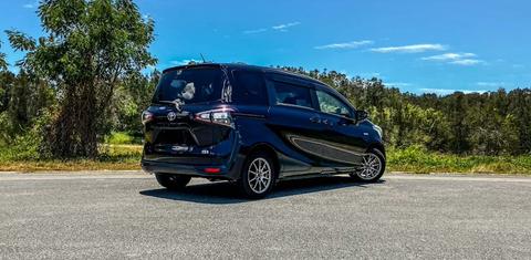 Toyota Sienta Wagon 2017