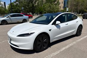 Tesla Model 3 2025 in Mississauga