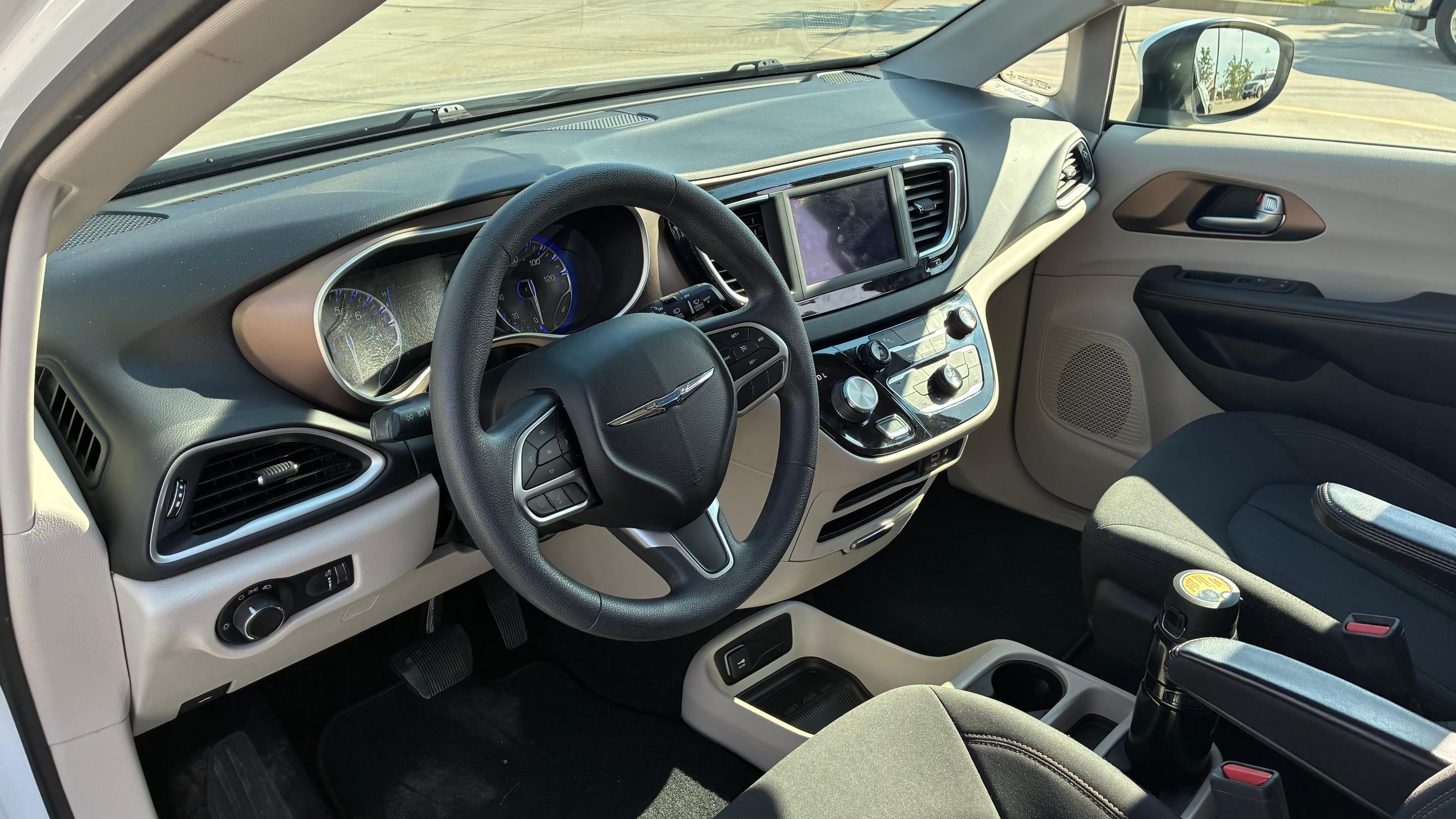 Chrysler Pacifica 2018 in Columbia, MO