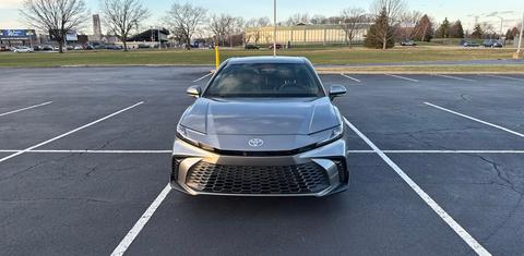 Toyota Camry Hybrid 2026