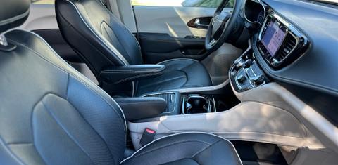 Chrysler Pacifica 2023