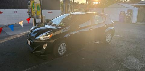 Toyota Prius c 2016