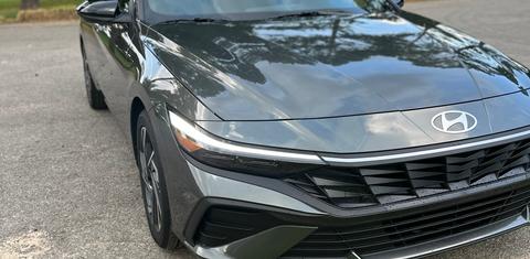 Hyundai Elantra 2025