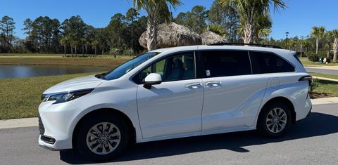 Toyota Sienna 2025