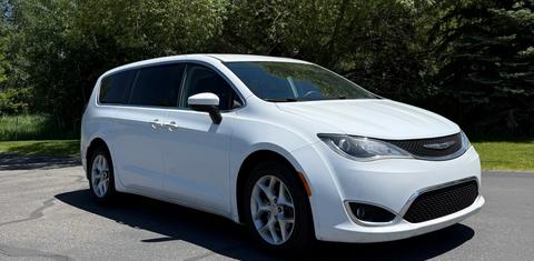 Chrysler Pacifica 2017