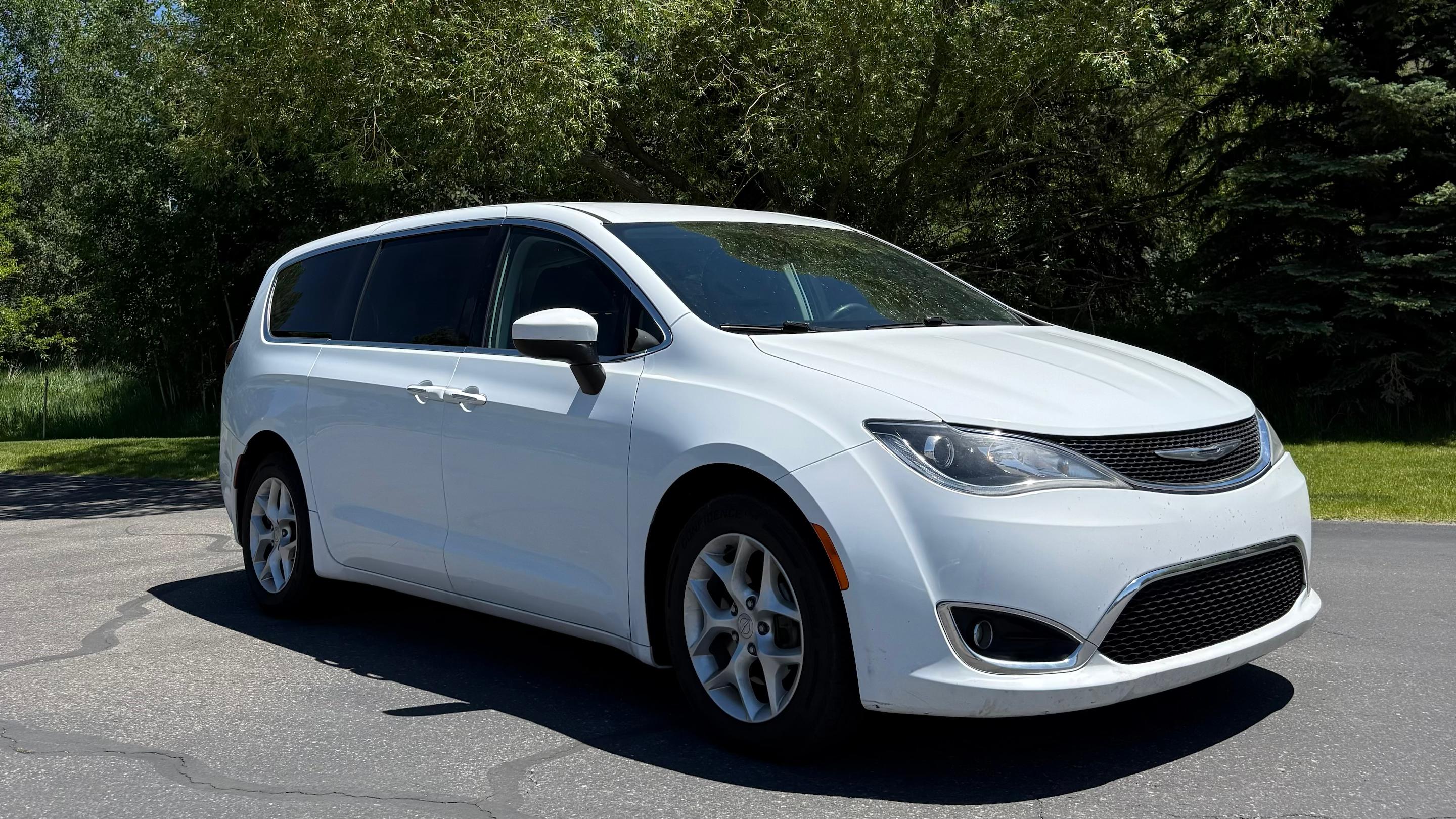 Chrysler Pacifica 2017 in Jackson, WY