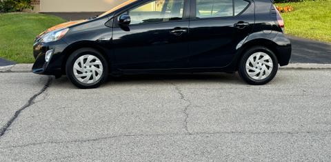 Toyota Prius c 2016