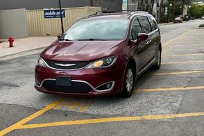 Chrysler Pacifica car