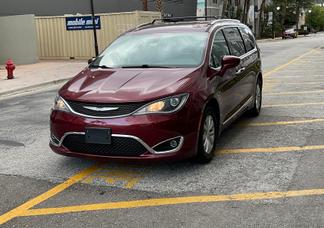 Chrysler Pacifica car