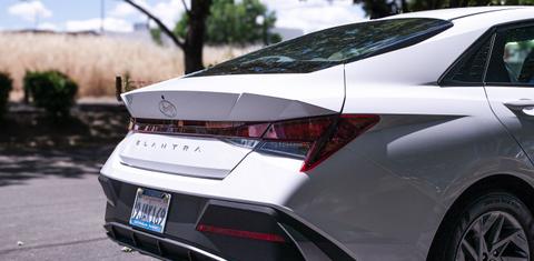 Hyundai Elantra 2024