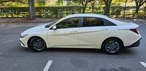 Hyundai Elantra 2024