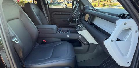 Land Rover Defender 2024