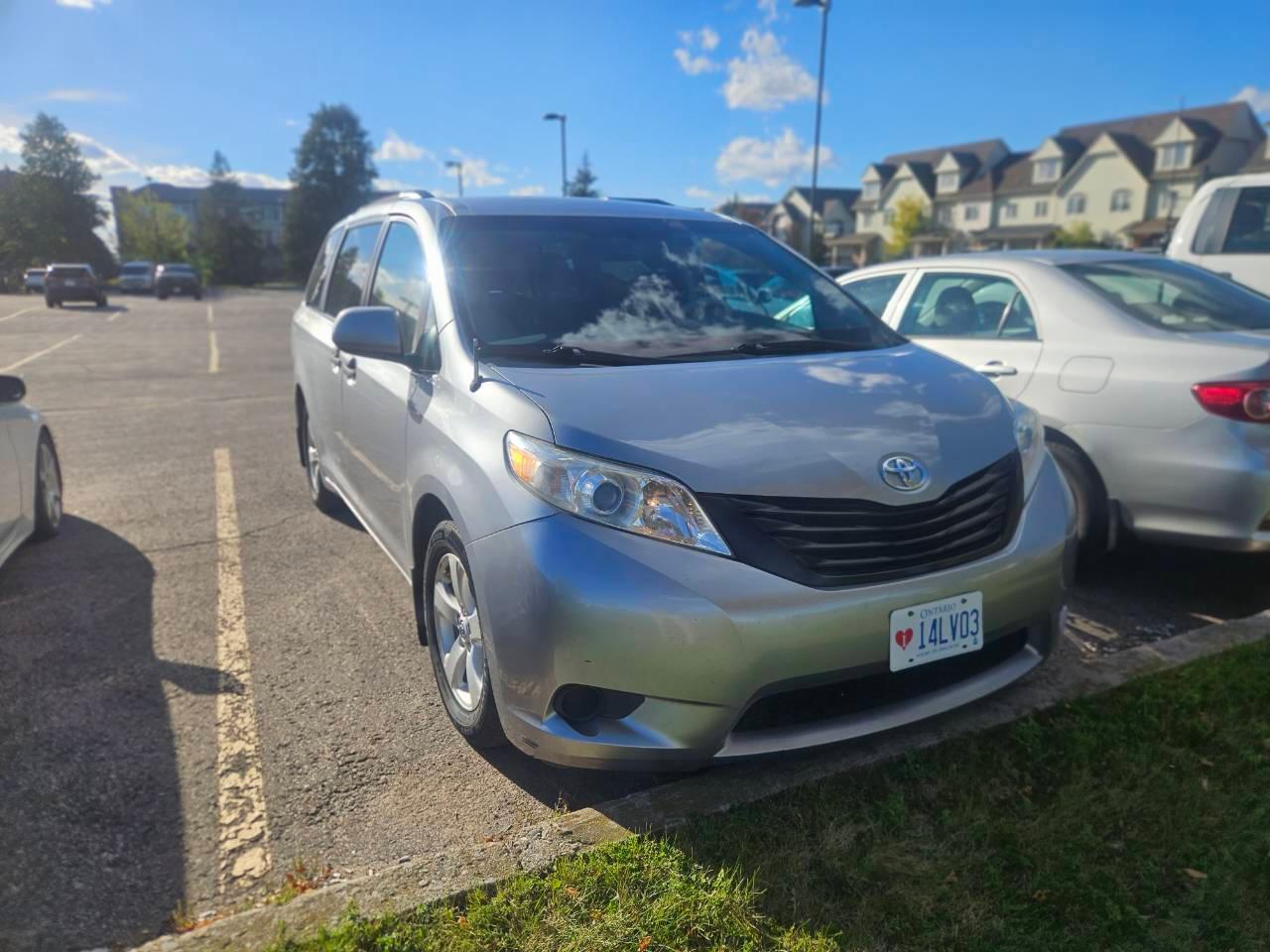 Toyota Sienna 2014 in Whitby, ON