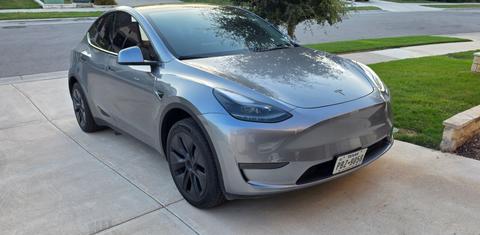 Tesla Model Y 2024