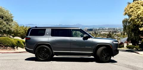 Rivian R1S 2023