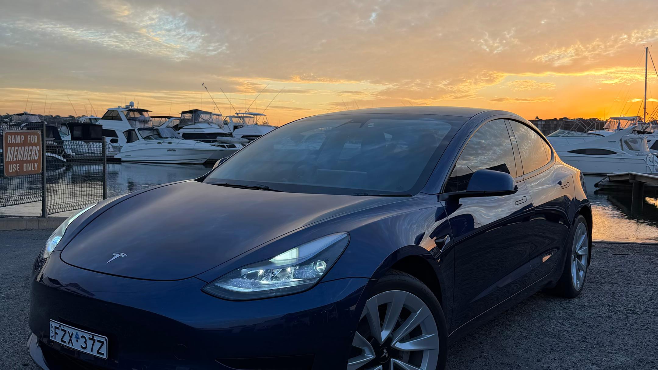 Tesla MODEL 3 2021 in Miranda