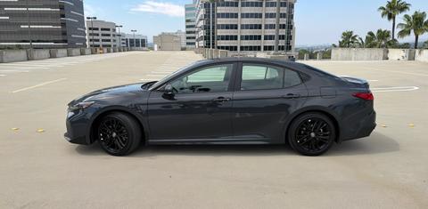 Toyota Camry Hybrid 2026
