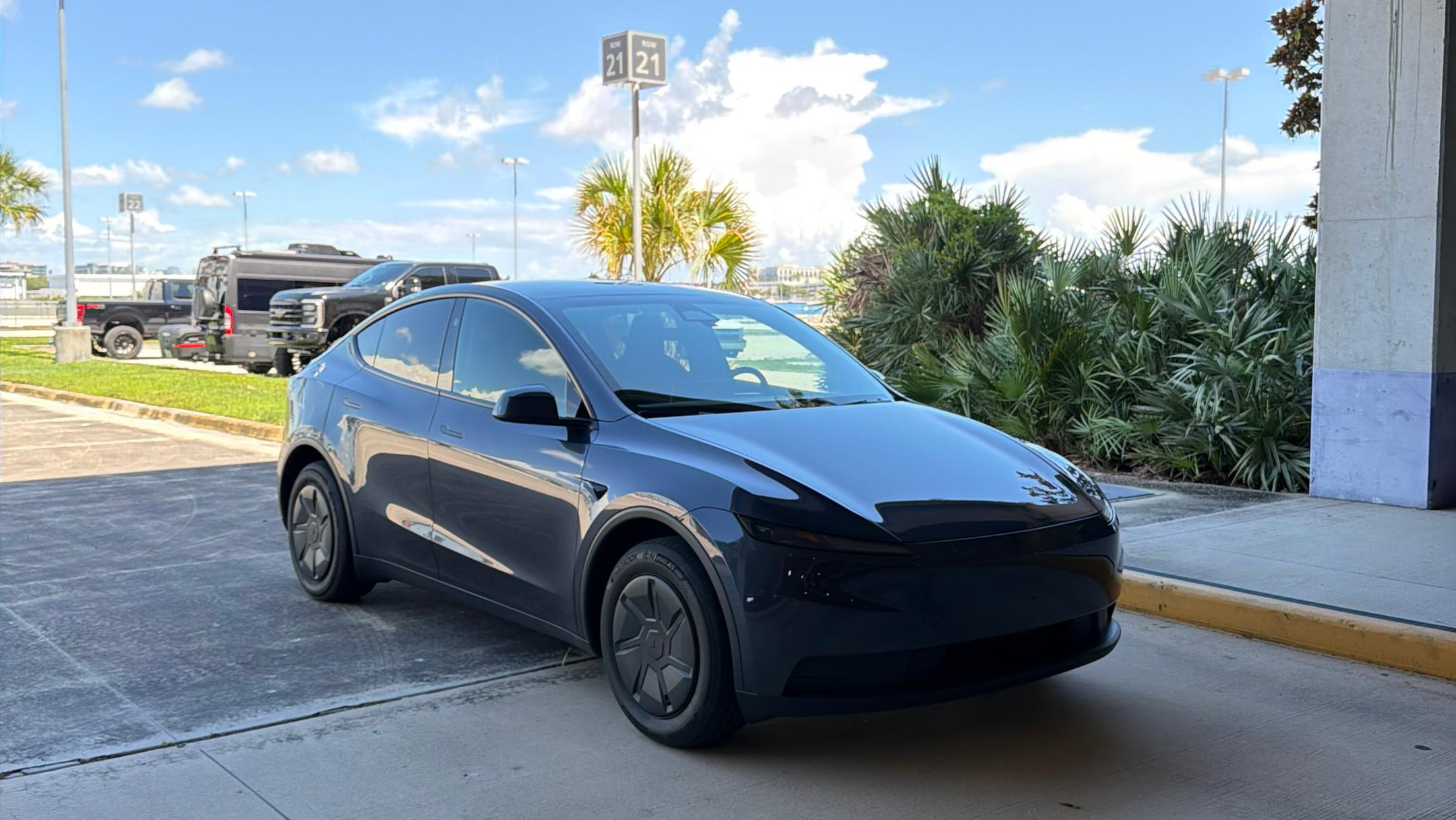 Tesla Model Y 2026 in Tampa, FL