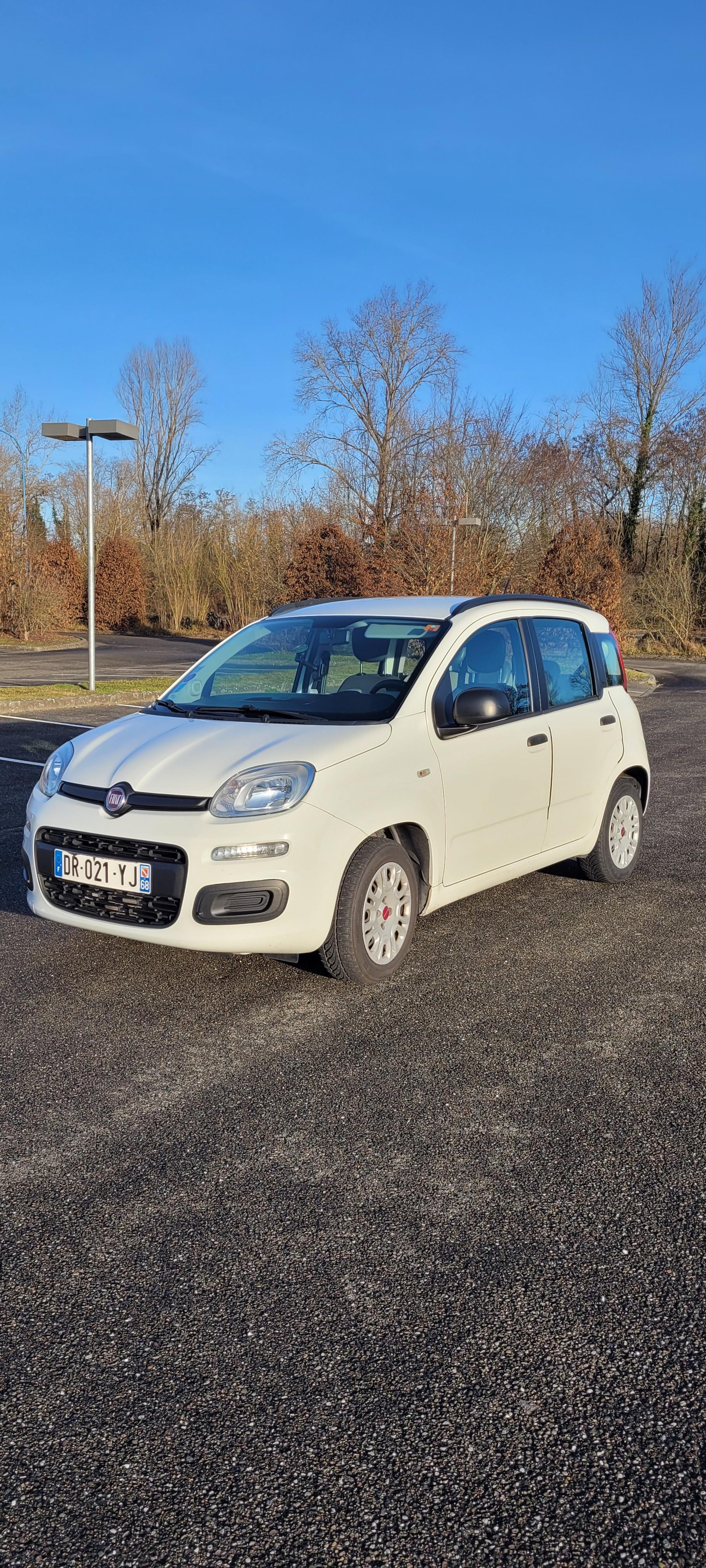 FIAT PANDA 2015 in Village-Neuf
