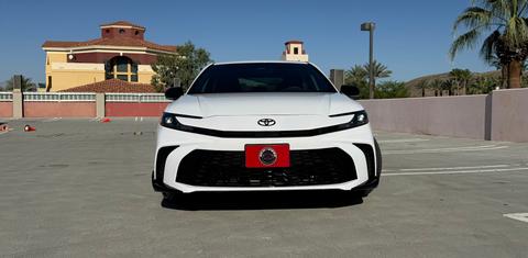Toyota Camry Hybrid 2026