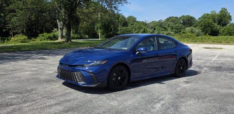 Toyota Camry Hybrid 2025