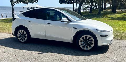 Tesla Model Y 2026