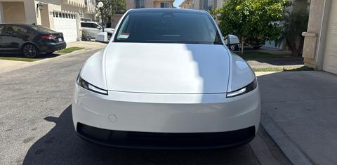 Tesla Model Y 2026