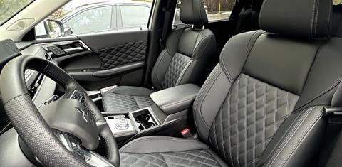 Mitsubishi Outlander Plug-In Hybrid 2025