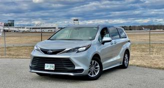 Toyota Sienna 2022 — Car rental alternative in South Portland, ME