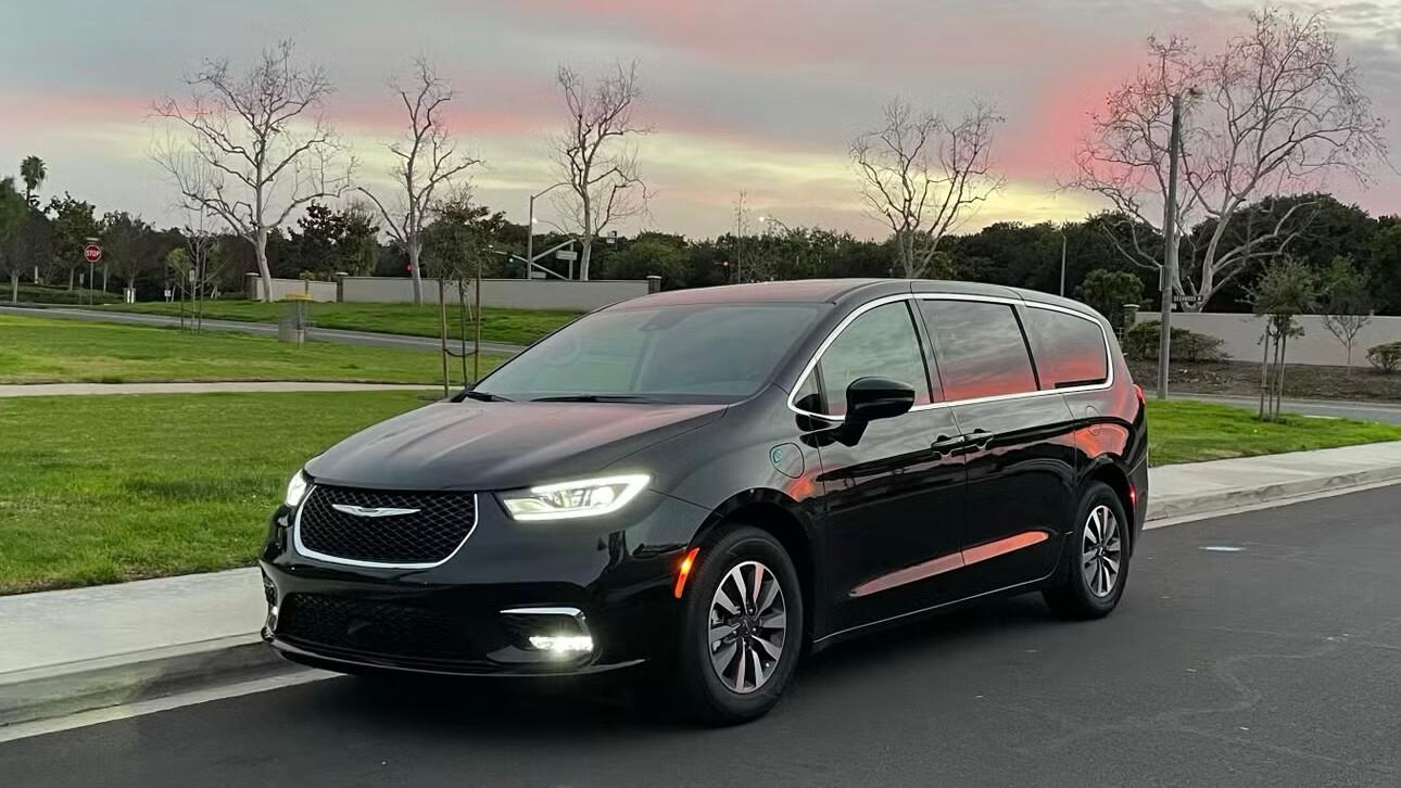 Chrysler Pacifica 2022 in Orlando, FL